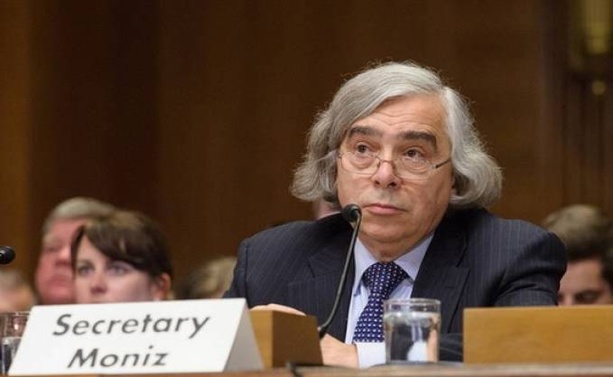 Le secrétaire d'État américain à l'Énergie, Ernest Moniz Le secrétaire d'État américain à l'Énergie, Ernest Moniz