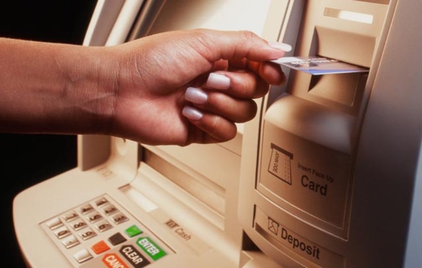 Gabon: bancarisation à pas forcés