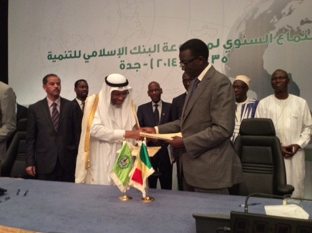 En marge des 40 ans de la BID : Le Sénégal décroche plus de 20 milliards de FCFA pour le financement de divers projets du PSE En marge des 40 ans de la BID : Le Sénégal décroche plus de 20 milliards de FCFA pour le financement de divers projets du PSE