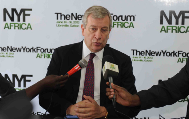 L'Afrique  ne veut plus qu'on la regarde de haut. Elle devient le pilote de son développement L'Afrique  ne veut plus qu'on la regarde de haut. Elle devient le pilote de son développement