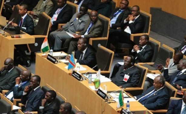 Afrique de l'Ouest: La CEDEAO réfléchit à une hausse des taxes Afrique de l'Ouest: La CEDEAO réfléchit à une hausse des taxes