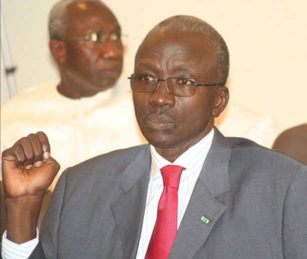 Moustapha Sourang , le président de la commission de la réforme foncière.