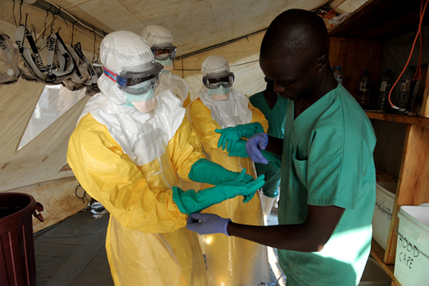 Afrique: Ebola - l'OMS rappelle que la maladie n'est pas transmise par les voies respiratoires