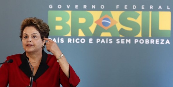 La réélection de la présidente Dilma Roussef est menacée La réélection de la présidente Dilma Roussef est menacée