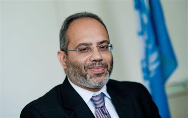 M. Carlos Lopes, Secrétaire exécutif de la Commission économique pour l'Afrique (CEA)