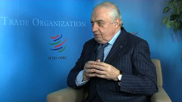Peter Sutherland est le Représentant spécial pour les migrations internationales auprès de l’ONU et ancien directeur général de l’Organisation mondiale du commerce. Peter Sutherland est le Représentant spécial pour les migrations internationales auprès de l’ONU et ancien directeur général de l’Organisation mondiale du commerce.