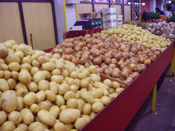 Préparatifs Tabaski 2014 : les prix de l’oignon et de la pomme de terre jugés abordables par les consommateurs.