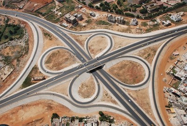 Financement des infrastructures : Macky Sall souligne le rôle essentiel du secteur privé Financement des infrastructures : Macky Sall souligne le rôle essentiel du secteur privé