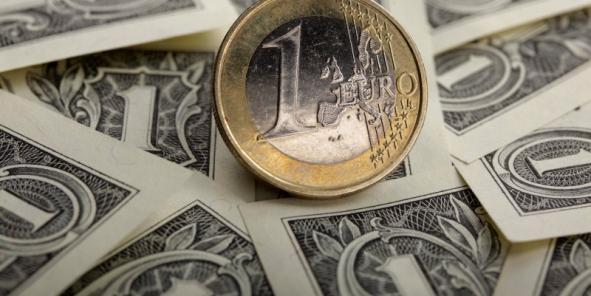 L'euro a déjà perdu 10% de sa valeur depuis mai et s'échange désormais à 1,25 dollars contre 1,40 dollars il y a six mois. (Crédits : reuters.com)