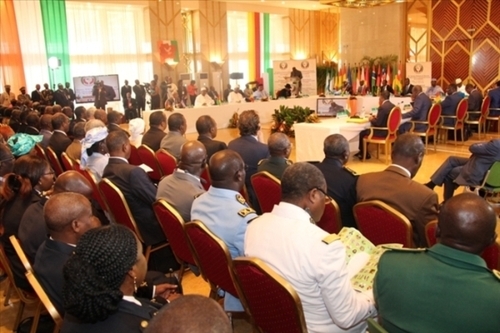 8ème Forum africain pour le développement 8ème Forum africain pour le développement