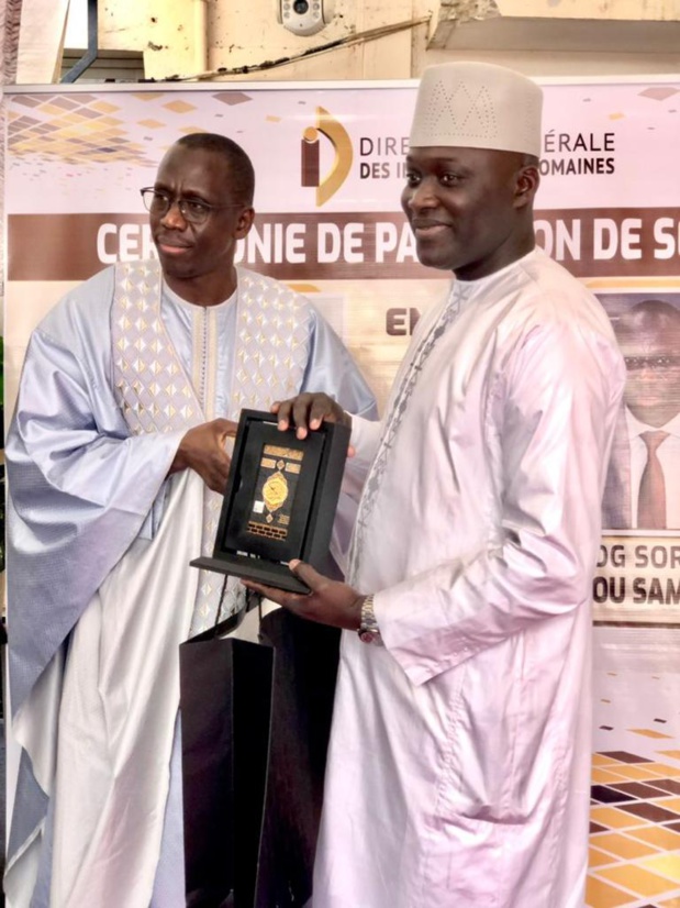 PASSATION DE SERVICES A LA DGID :  Accueilli chaleureusement à la tête de la DGID , le nouveau DG Abdoulaye DIAGNE rend hommage et déroule le tapis rouge à l’honneur de son prédécesseur Bassirou Samba NIASSE.