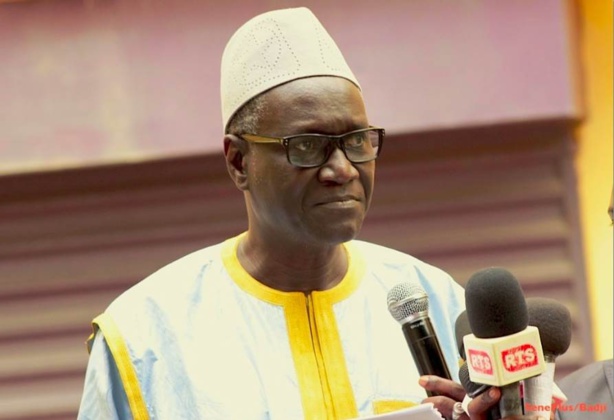 Mansour SY, ministre du Travail, du Dialogue social, des Organisations professionnels et des Relations avec les institutions Mansour SY, ministre du Travail, du Dialogue social, des Organisations professionnels et des Relations avec les institutions