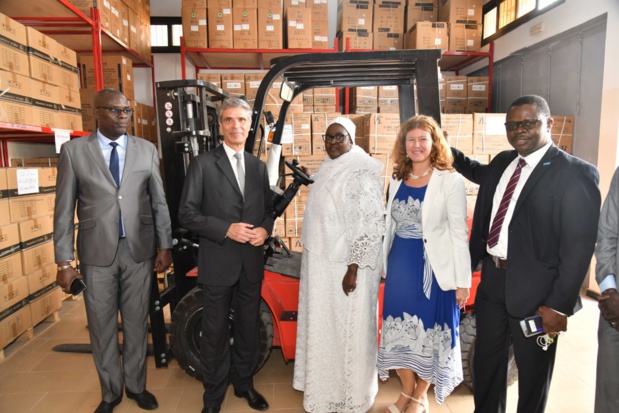 Programme élargi de vaccination : L’Unicef et l’Allemagne octroient 56 véhicules au ministère de la santé Programme élargi de vaccination : L’Unicef et l’Allemagne octroient 56 véhicules au ministère de la santé