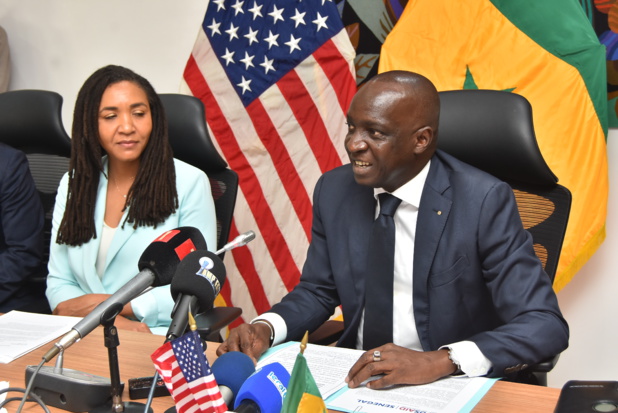 Financement du projet NDAMIR 3 : Le Sénégal et l’Usaid signent la lettre d’exécution portant sur 18,8 milliards de francs Cfa Financement du projet NDAMIR 3 : Le Sénégal et l’Usaid signent la lettre d’exécution portant sur 18,8 milliards de francs Cfa