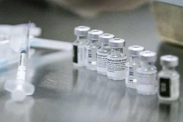 Accroissement de la main d’œuvre pour la fabrication de vaccins : L’Institut Pasteur de Dakar et la Fondation Mastercard annoncent un partenariat