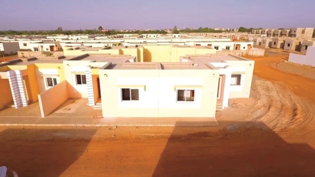 ACCES A UN LOGEMENT DECENT : La nouvelle stratégie de l’état avec le programme des 100.000 logements ACCES A UN LOGEMENT DECENT : La nouvelle stratégie de l’état avec le programme des 100.000 logements