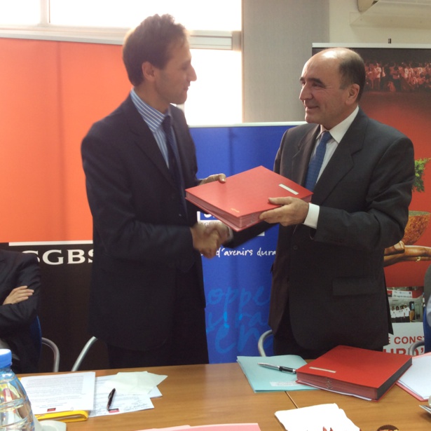 De gauche à droite Monsieur Yann De Nanetuil directeur général de la SGBS et Monsieur Olivier Pezet directeur de l`AFD