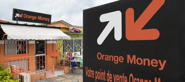 Orange et Ecobank : Une alliance pour développer les services financiers mobiles et permettre l’accès de tous aux services bancaires en Afrique Orange et Ecobank : Une alliance pour développer les services financiers mobiles et permettre l’accès de tous aux services bancaires en Afrique