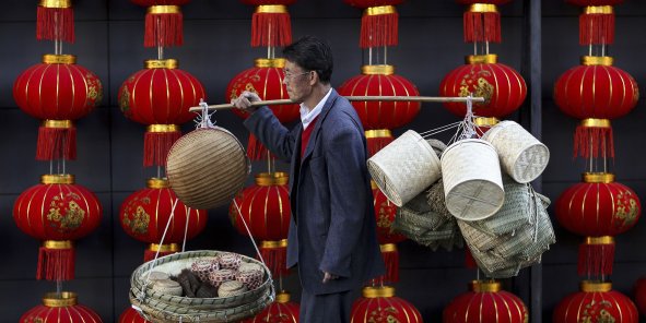 Chine : les importations s'effondrent, l'excédent commercial explose