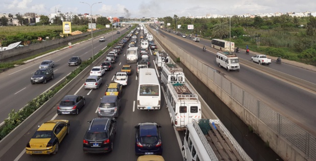 Transports routiers : Macky Sall veut le respect des règles du Code du travail et de sécurité sociale