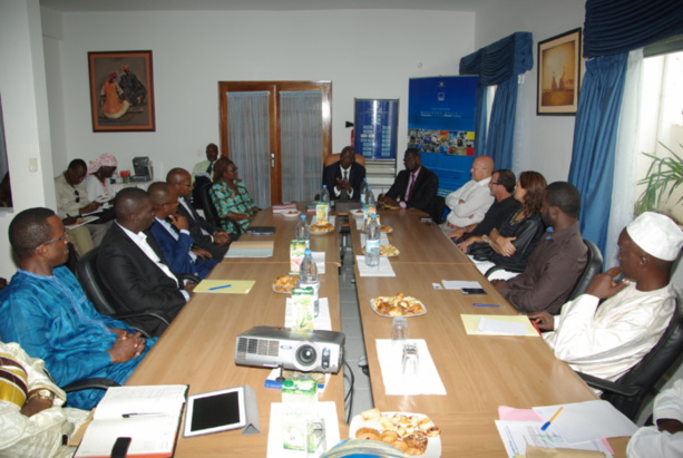 LE BMN signe des conventions avec sept entreprises et leur octroie une prime de 0,9 milliard de francs CFA LE BMN signe des conventions avec sept entreprises et leur octroie une prime de 0,9 milliard de francs CFA