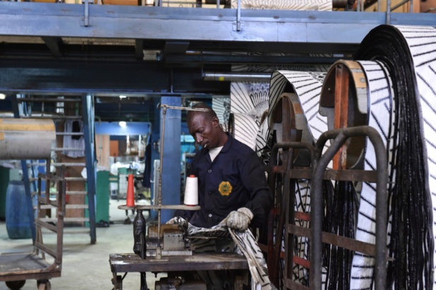 BRVM : Le titre UNIWAX Côte d’Ivoire enregistre la meilleure performance hebdomadaire du marché des actions avec une hausse de 14,19%. BRVM : Le titre UNIWAX Côte d’Ivoire enregistre la meilleure performance hebdomadaire du marché des actions avec une hausse de 14,19%.