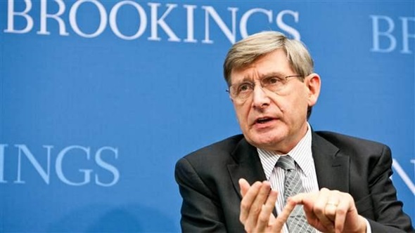 Martin Neil Baily, Président du Conseil économique du président américain sous Bill Clinton, est président du groupe de développement de la politique économique à la Brookings Institution Martin Neil Baily, Président du Conseil économique du président américain sous Bill Clinton, est président du groupe de développement de la politique économique à la Brookings Institution