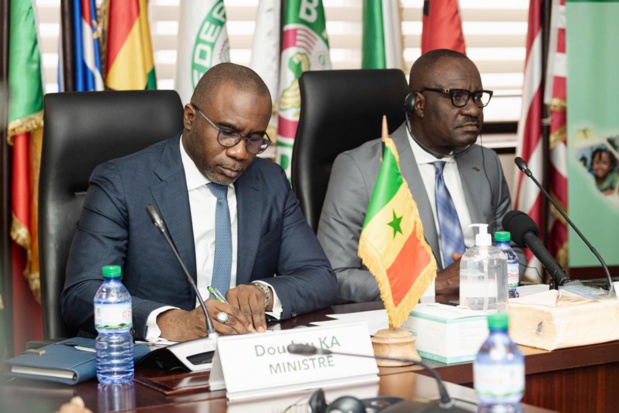 Infrastructures autoroutières, prolongement du Ter, assainissement : Le Sénégal obtient un financement de 100 milliards de FCFA Infrastructures autoroutières, prolongement du Ter, assainissement : Le Sénégal obtient un financement de 100 milliards de FCFA