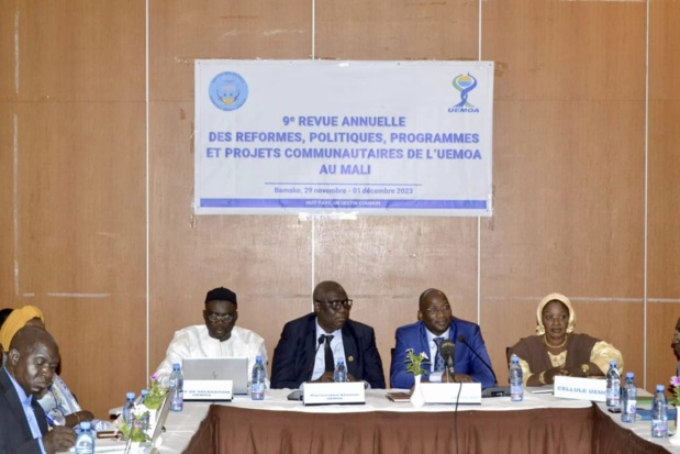 Mise en œuvre des réformes, politiques, programmes et projets communautaires au Mali : La Commission de l’Uemoa lance les travaux de la 9e revue annuelle Mise en œuvre des réformes, politiques, programmes et projets communautaires au Mali : La Commission de l’Uemoa lance les travaux de la 9e revue annuelle