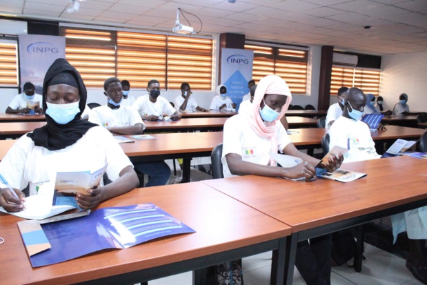 EXPLOITATION DES RESSOURCES PETROLIERES ET GAZIERES : Le défi de la gouvernance EXPLOITATION DES RESSOURCES PETROLIERES ET GAZIERES : Le défi de la gouvernance