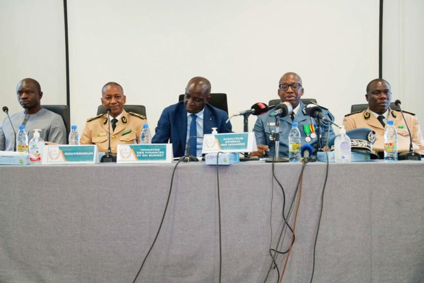 Mobilisation des recettes : Plus de 1426 milliards de FCFA injectés par les Douanes en 2023 Mobilisation des recettes : Plus de 1426 milliards de FCFA injectés par les Douanes en 2023