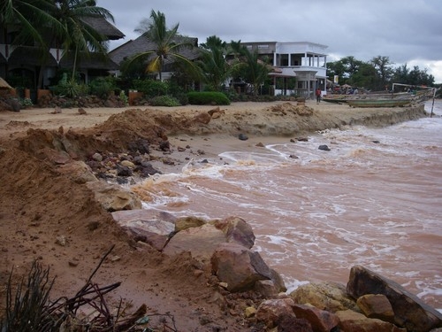 EROSION COTIERE DANS LA PETITE COTE : Entre peur et désespoir