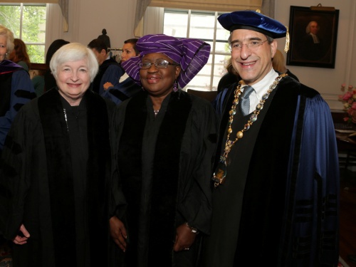 L'Université Yale nomme Mme Okonjo-Iweala, la Ministre nigériane des Finances docteur honoris causa L'Université Yale nomme Mme Okonjo-Iweala, la Ministre nigériane des Finances docteur honoris causa