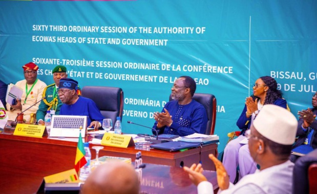 Afrique de l'Ouest: La CEDEAO dans l'embarras Afrique de l'Ouest: La CEDEAO dans l'embarras