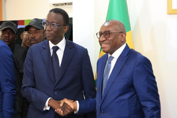 Primature : Amadou Ba passe le témoin à Me Sidiki Kaba Primature : Amadou Ba passe le témoin à Me Sidiki Kaba