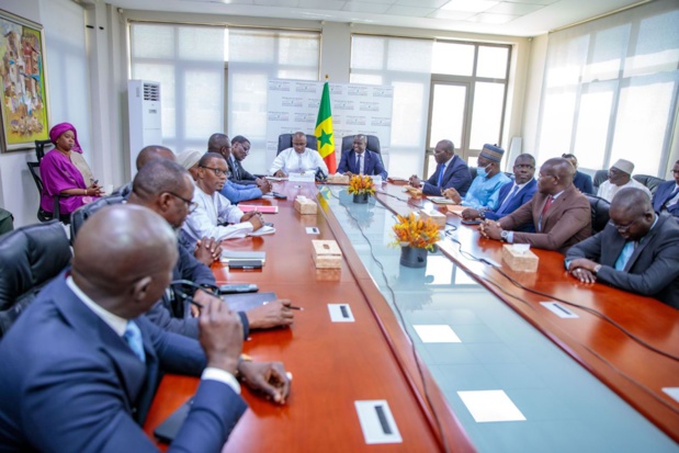 Ministère de l’Economie, du Plan et de la Coopération : Doudou Ka passe le témoin à Mamadou Moustapha Ba Ministère de l’Economie, du Plan et de la Coopération : Doudou Ka passe le témoin à Mamadou Moustapha Ba