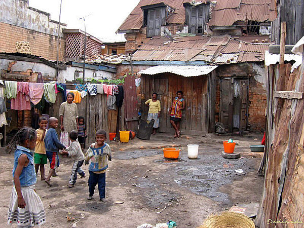 Afrique: 400 millions de pauvres en 2015 dans le continent