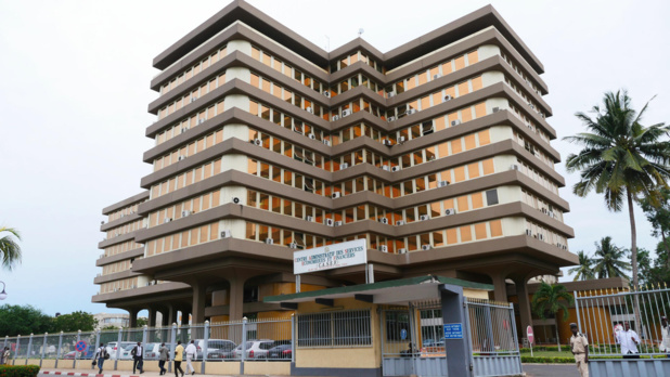 Le Togo obtient 33 milliards FCFA de bons et obligations du trésor. Le Togo obtient 33 milliards FCFA de bons et obligations du trésor.