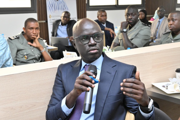 Mor FALL, Inspecteur des Impôts et des Domaines Mor FALL, Inspecteur des Impôts et des Domaines