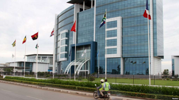 Le Groupe Ecobank annonce une hausse de 5,33% de son résultat net au premier semestre 2024. Le Groupe Ecobank annonce une hausse de 5,33% de son résultat net au premier semestre 2024.