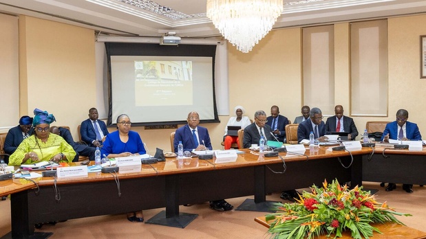 8ᵉ Réunion du Collège de Résolution de la Commission Bancaire de l'UMOA 8ᵉ Réunion du Collège de Résolution de la Commission Bancaire de l'UMOA