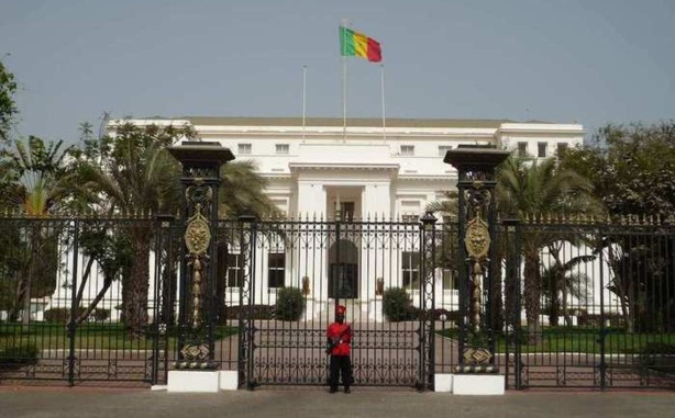 Loi de finances 2016 : La Présidence et la Primature rafle le budget des institutions du Sénégal Loi de finances 2016 : La Présidence et la Primature rafle le budget des institutions du Sénégal