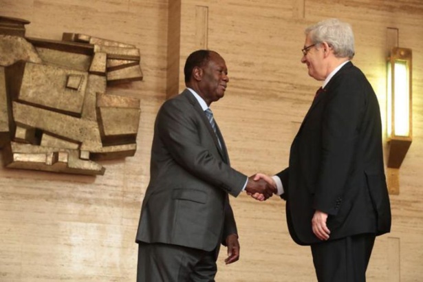 Alassane OUATTARA, president de la Cote d`Ivoire avec le Président du Groupe BNP Paribas, M. Jean LEMIERRE