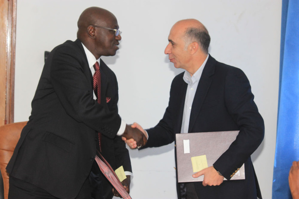 SIGNATURE DE CONVENTION ENTRE LE BMN ET SEPT ENTREPRISES : 4,4 milliards d’investissements pour 858 millions de FCFA de primes SIGNATURE DE CONVENTION ENTRE LE BMN ET SEPT ENTREPRISES : 4,4 milliards d’investissements pour 858 millions de FCFA de primes