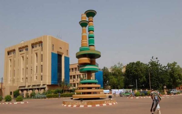 Le Burkina Faso lève 40,351 milliards FCFA sur le marché financier de l’UEMOA. Le Burkina Faso lève 40,351 milliards FCFA sur le marché financier de l’UEMOA.