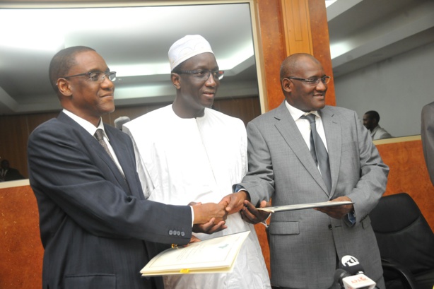 Accord de financement : La BAD débloque 79,246 milliards FCFA pour la réhabilitation de la route nationale N°2 et l’Ile à Morphil Accord de financement : La BAD débloque 79,246 milliards FCFA pour la réhabilitation de la route nationale N°2 et l’Ile à Morphil