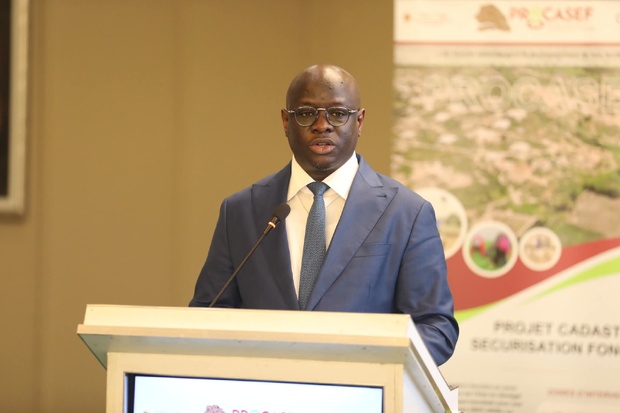 Cheikh Diba, ministre des Finances et du Budget : «Le gouvernement conduit une politique d’endettement responsable » Cheikh Diba, ministre des Finances et du Budget : «Le gouvernement conduit une politique d’endettement responsable »