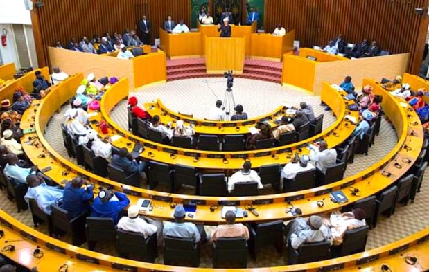 Sénégal : Les députés en session extraordinaire pour rétablir les droits et taxes sur l'importation des téléphones Sénégal : Les députés en session extraordinaire pour rétablir les droits et taxes sur l'importation des téléphones