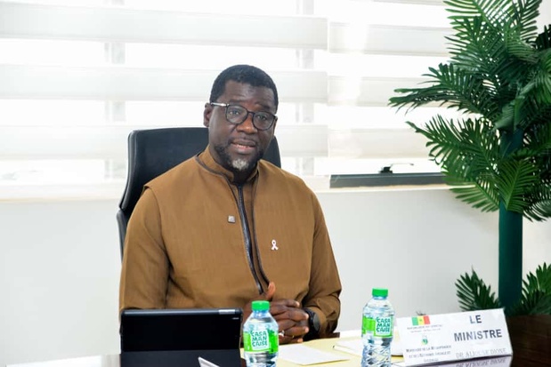 Signature de conventions et accords entre la Bid et les institutions de microfinance : Le ministre Alioune Dione parle de partenariat stratégique Signature de conventions et accords entre la Bid et les institutions de microfinance : Le ministre Alioune Dione parle de partenariat stratégique