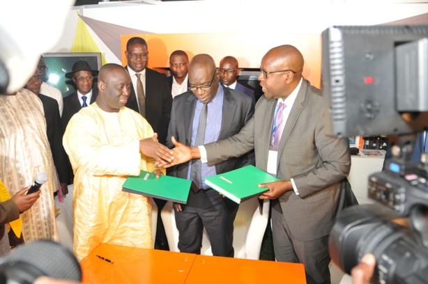 Partenariat : Sonatel verse 70 millions aux collectivités locales Partenariat : Sonatel verse 70 millions aux collectivités locales